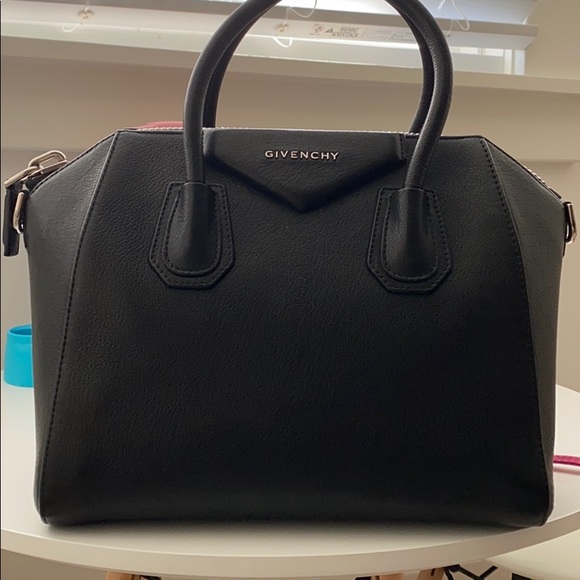 ⛔️SOLD⛔️ Givenchy Antigona small - Picture 6 of 7